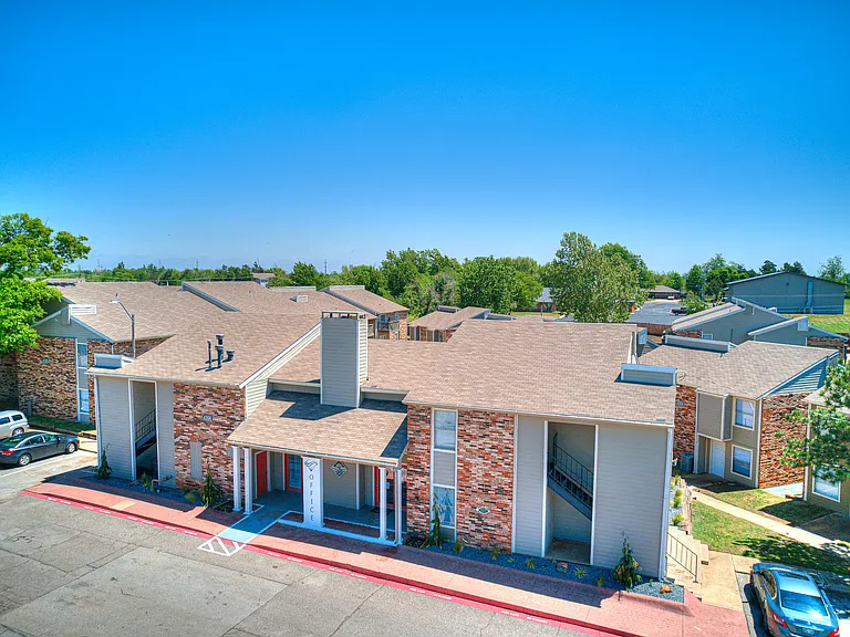 Diamond Trail Apartments — Photo 26