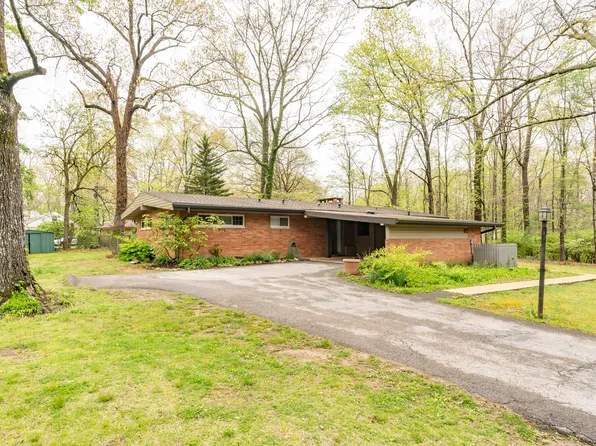 203 Hathaway Dr, Signal Mountain, TN 37377