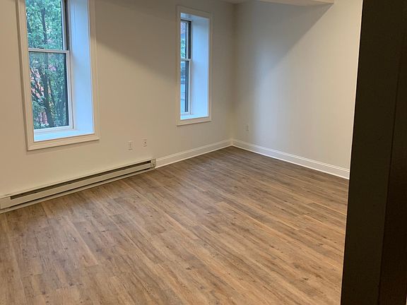 3rd image of 68 Putnam St #202