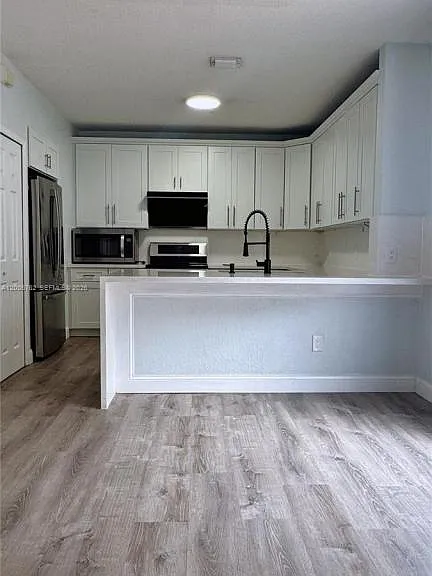 15810 SW 40th St — Photo 3