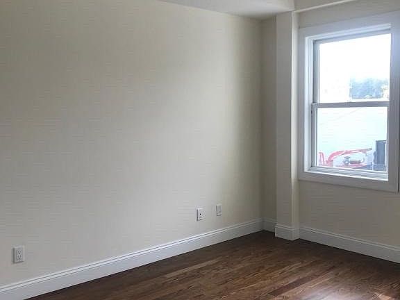 4th image of 157 Post Ave APT 204