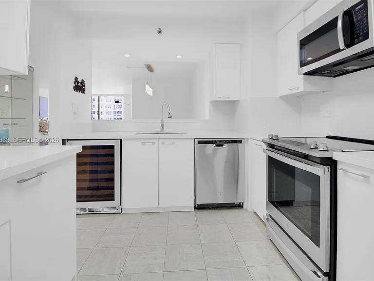 5757 Collins Ave #1003 — Photo 33