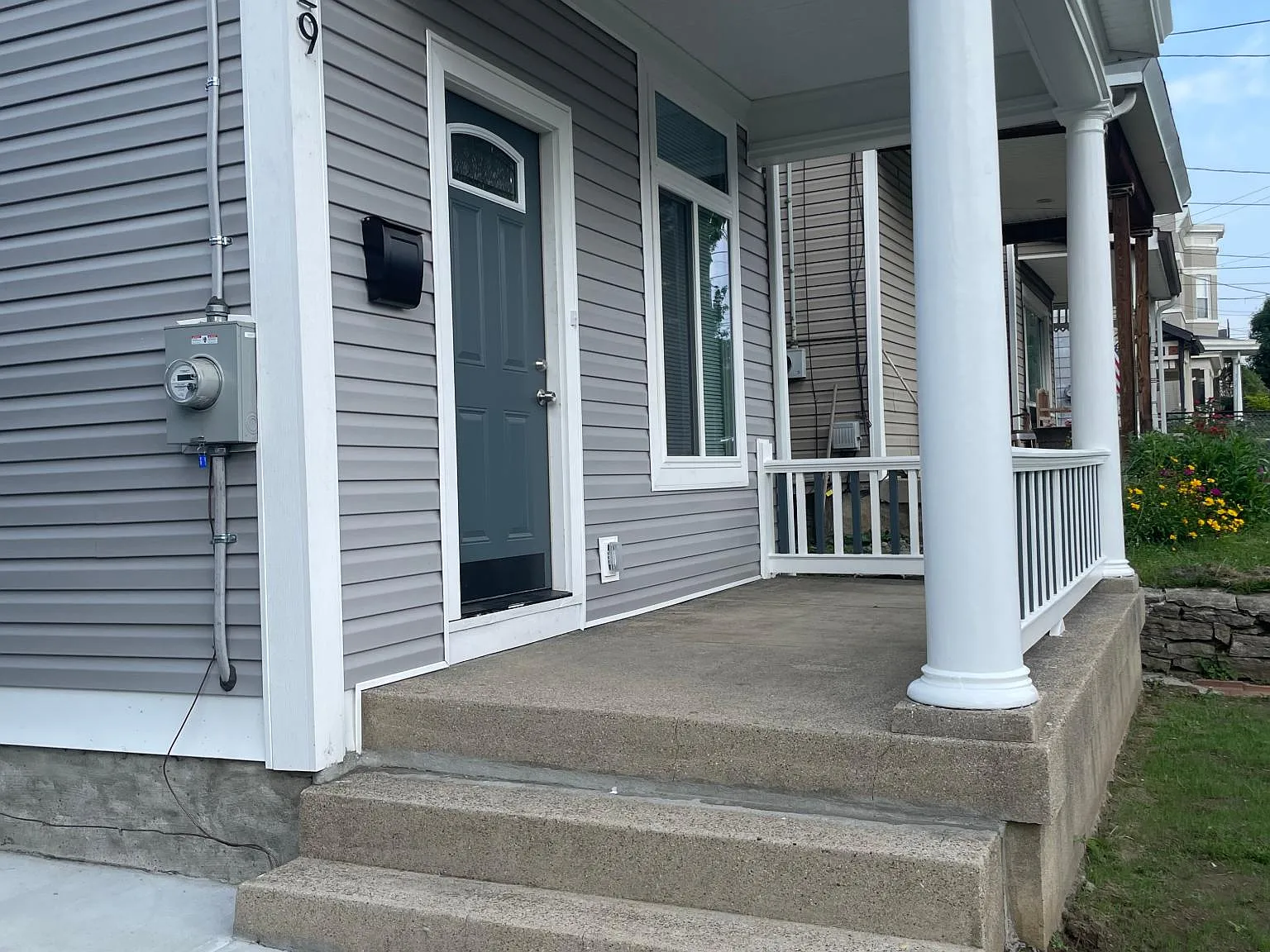3 bed, 1.5 bath, 1664 sqft, $2,350 — Photo 2