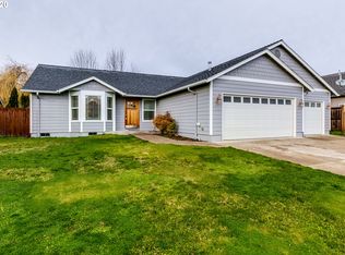 1066 Applegate Pl, Harrisburg, OR 97446