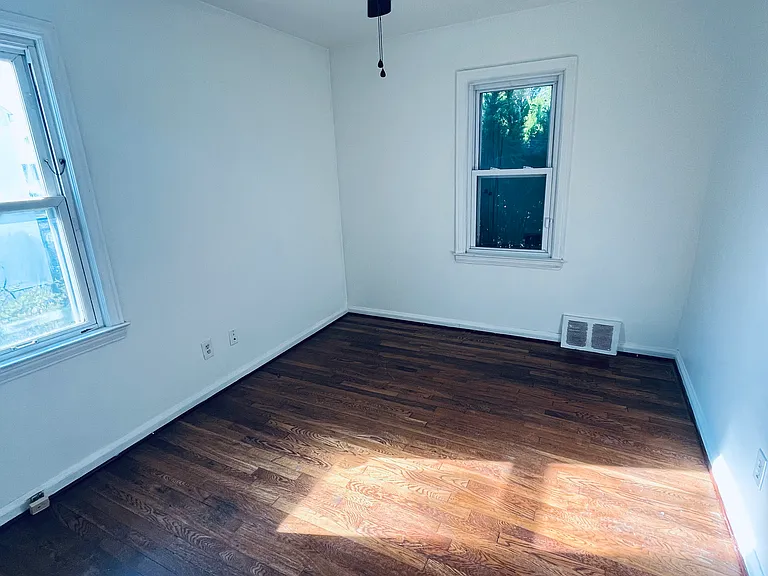 21727 Finlan St — Photo 10