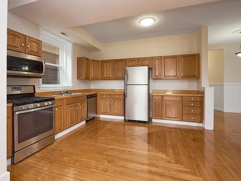 15 Hamilton St #1 — Photo 5