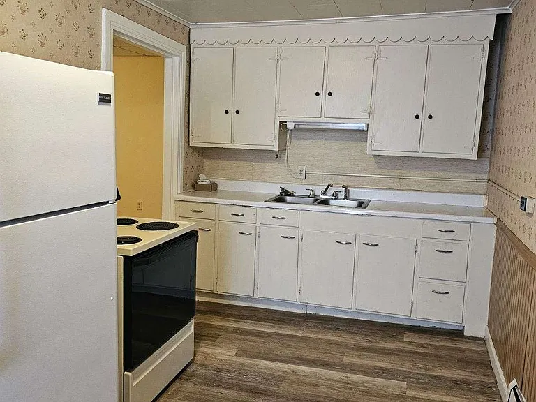 408-410 Jonestown Rd #2 — Photo 4