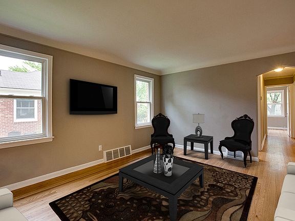 3rd image of 1815 Harwood Ave