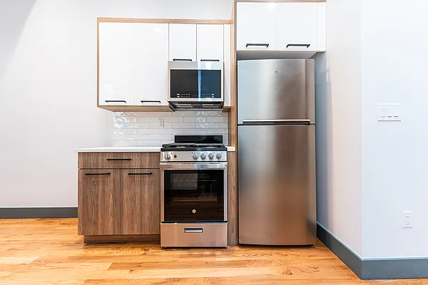 Rented by PM Management | media 27