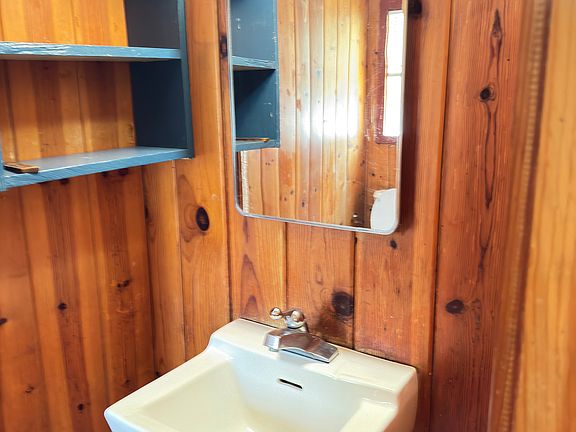 4th image of 24 Grainger Ln #3