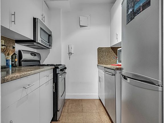 5th image of 400 E 54th St APT 27H