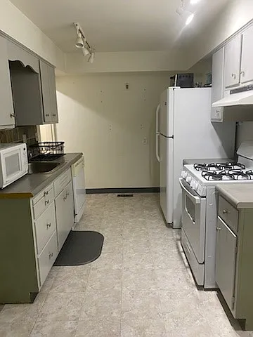 870 College Ave #8-A — Photo 16