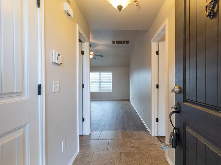12509 Heritage Oaks Dr — Photo 2