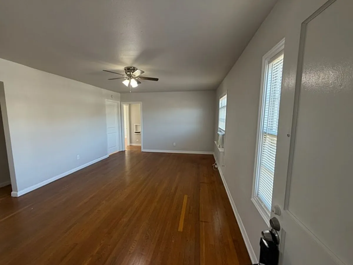 Building Photo - 734 Donaldson Ave #D