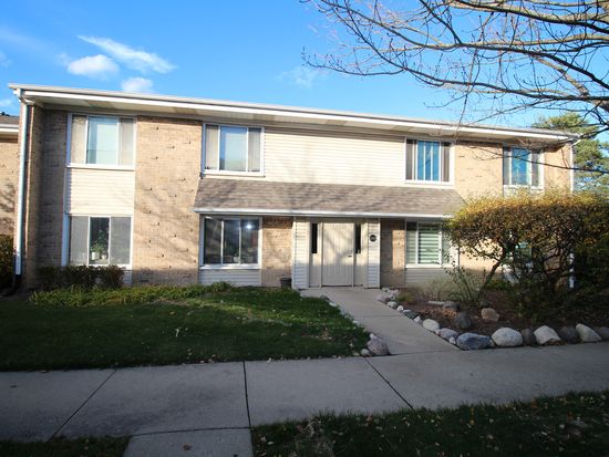 1700 Robin Ln #1D, Hoffman Estates, IL 60169