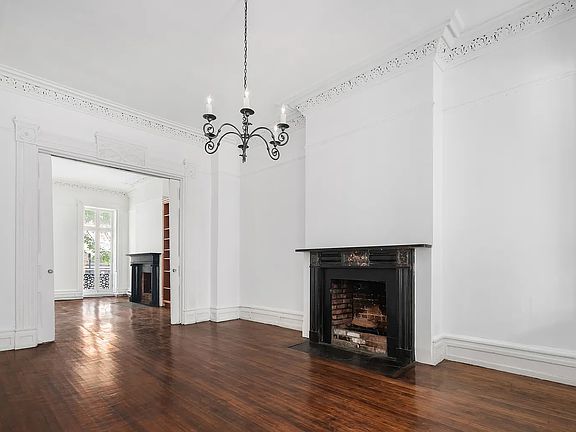 4th image of 124 W Washington Plce