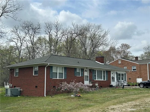 6631 Turnpike Rd, Archdale, NC 27263