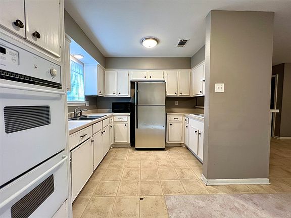 2nd image of 12819 Claygate Dr #12819