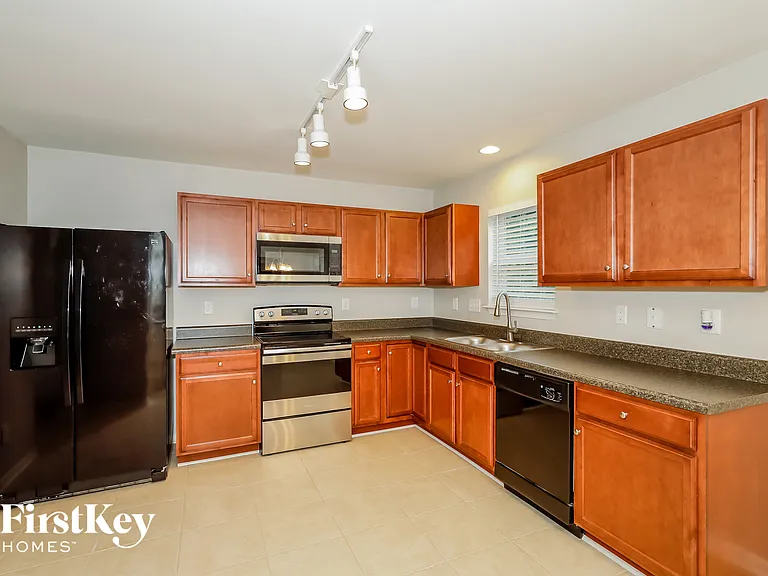 913 Bolivia Dr — Photo 7