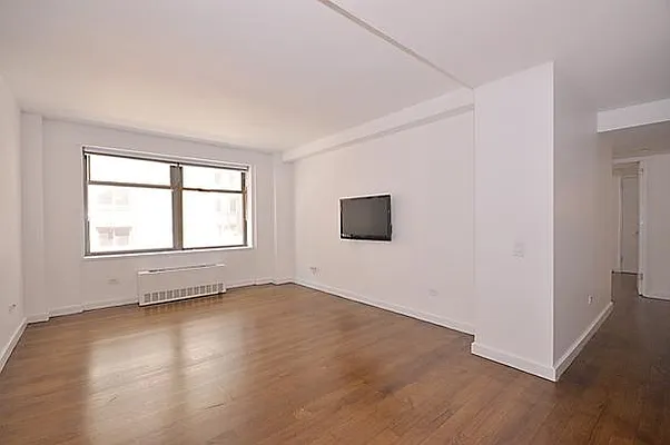 Rented by Keller Williams NYC | media 29