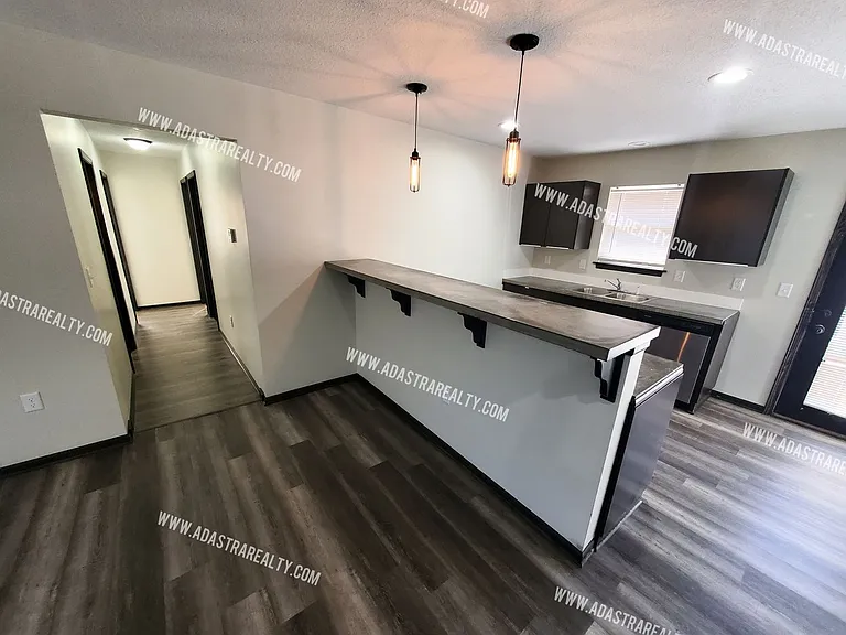 1518 W 26th St — Photo 9