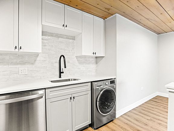 4th image of 30 S Emerson St APT 405
