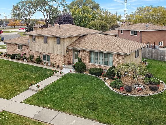 2nd image of 17030 Grissom Dr