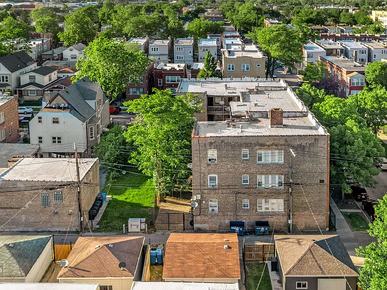 4301 W Potomac Ave — Photo 9