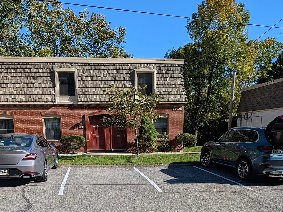 764 Carriage Cir