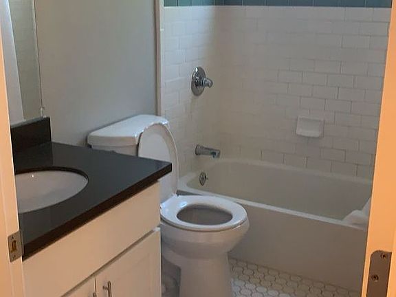 3rd image of 560 Charter St APT 15