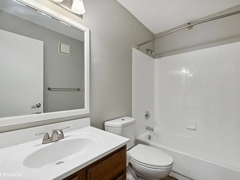 Reserve Eden Prairie — Photo 52