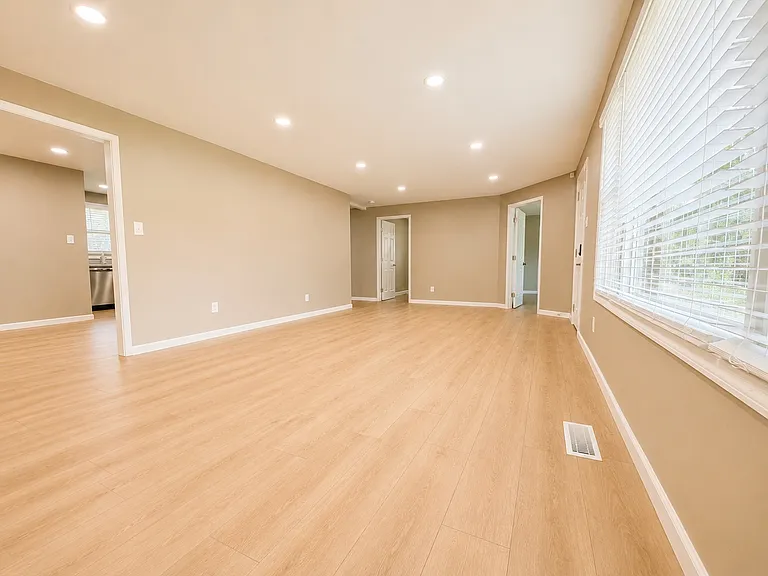 5569 Winchester Rd — Photo 5