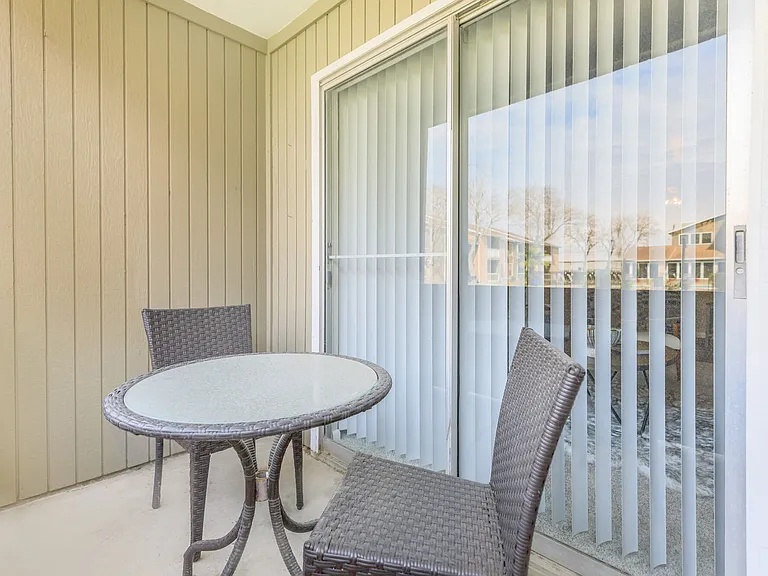 Shadow Bend Apartments — Photo 33