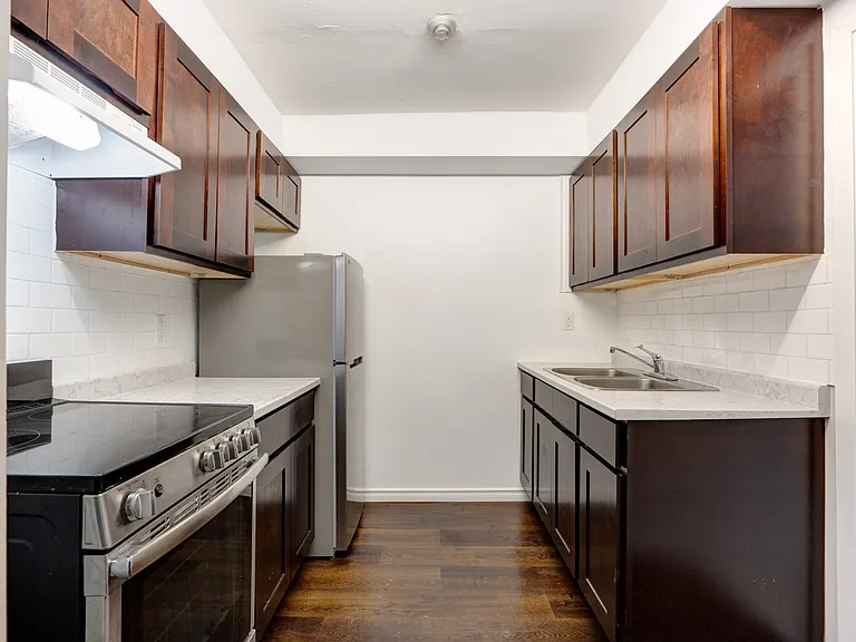 82 Church St — Photo 8