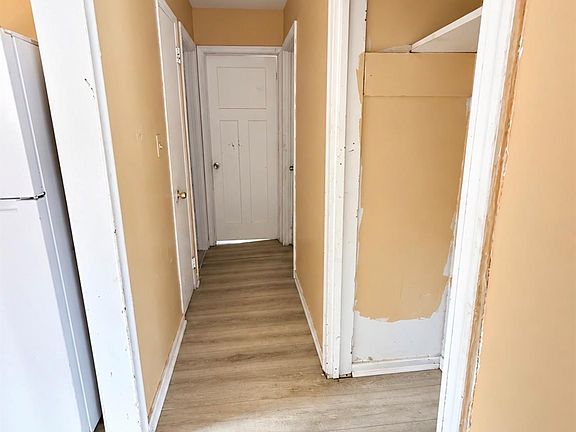 5th image of 8495 Brace St