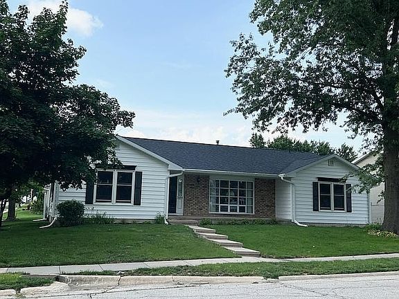 Front view of 3100 25th Ave