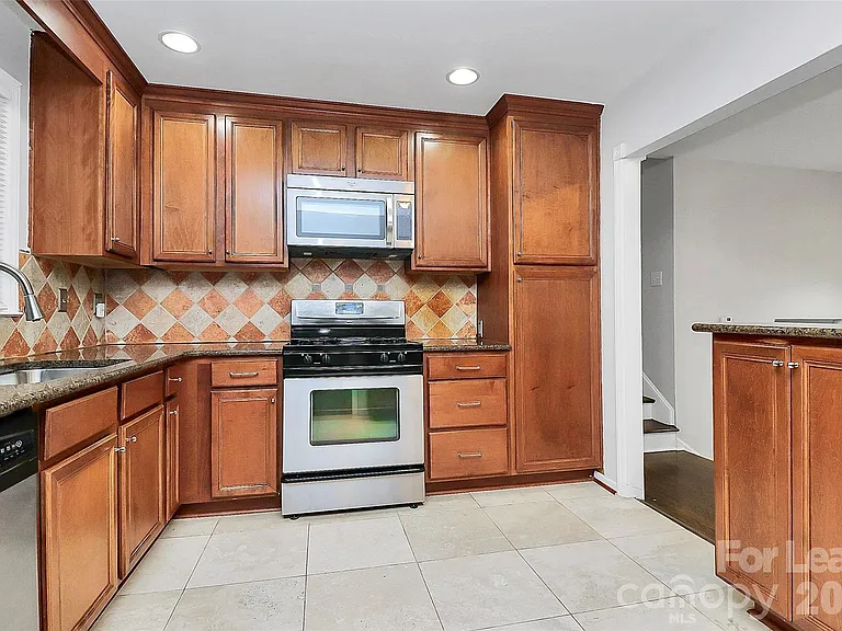 6133 Colchester Pl — Photo 22