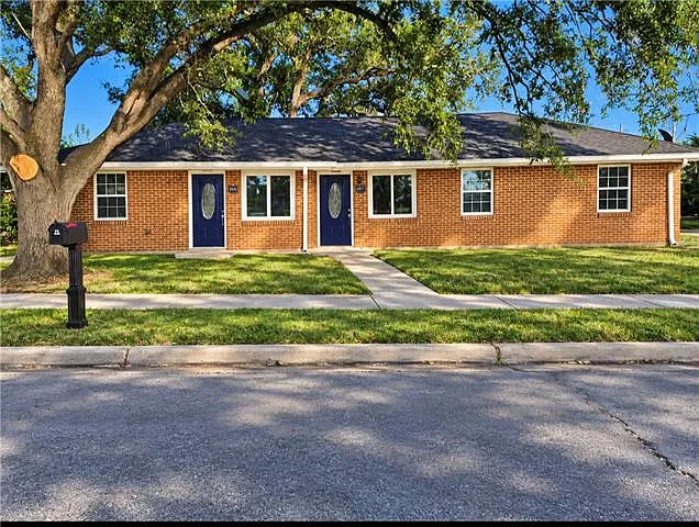 4803 Rhodes Dr