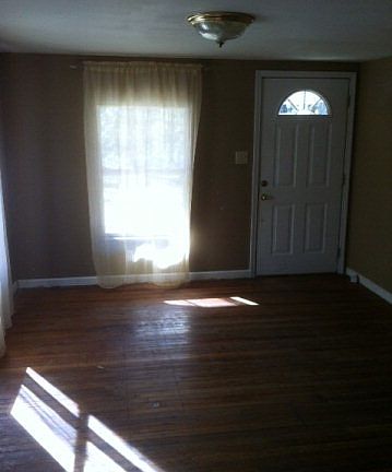 3rd image of 709 Mulberry St