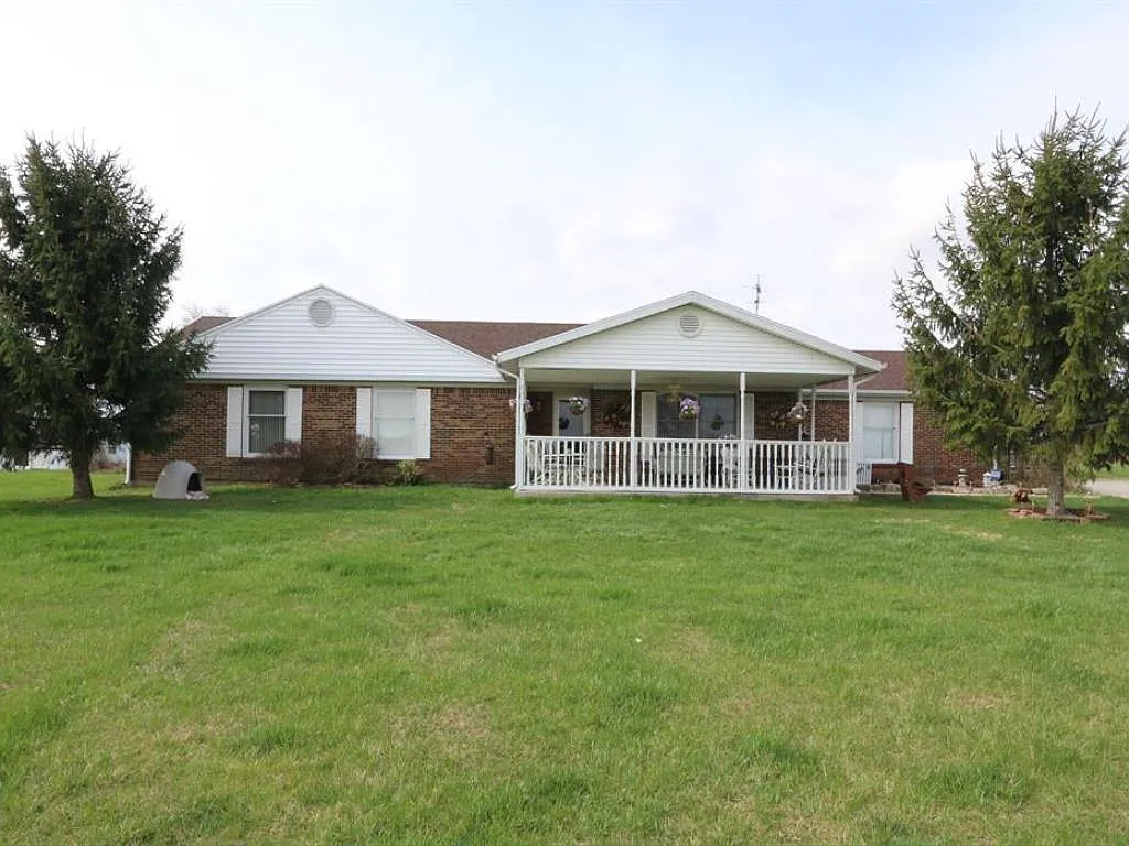 3037 Powers Rd photo 1