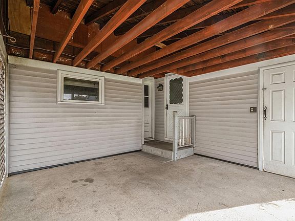 5th image of 215 N Niagara Ave
