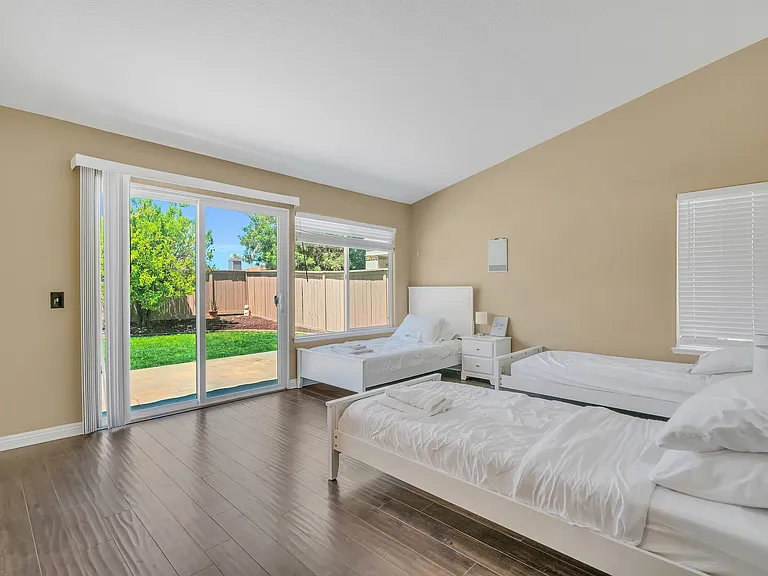25207 Parkcrest Dr — Photo 10