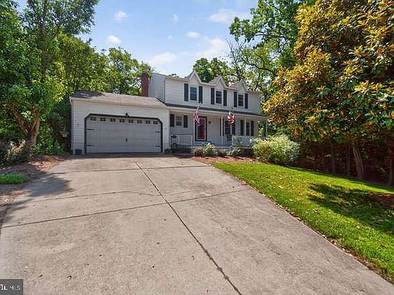 4th image of 1307 Blackwalnut Ct