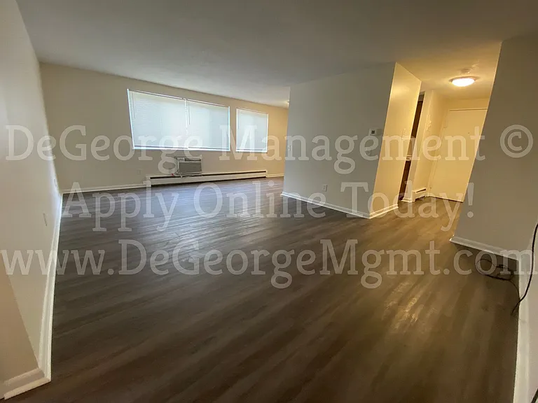 Avalon Apartments — Photo 36