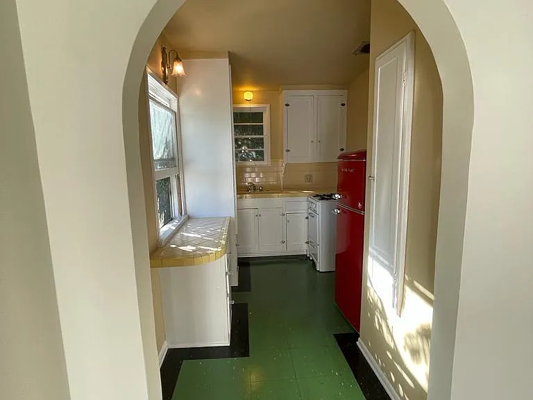 2118 Reservoir St — Photo 11