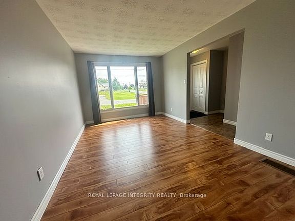 4th image of 3150 Poirier Ave