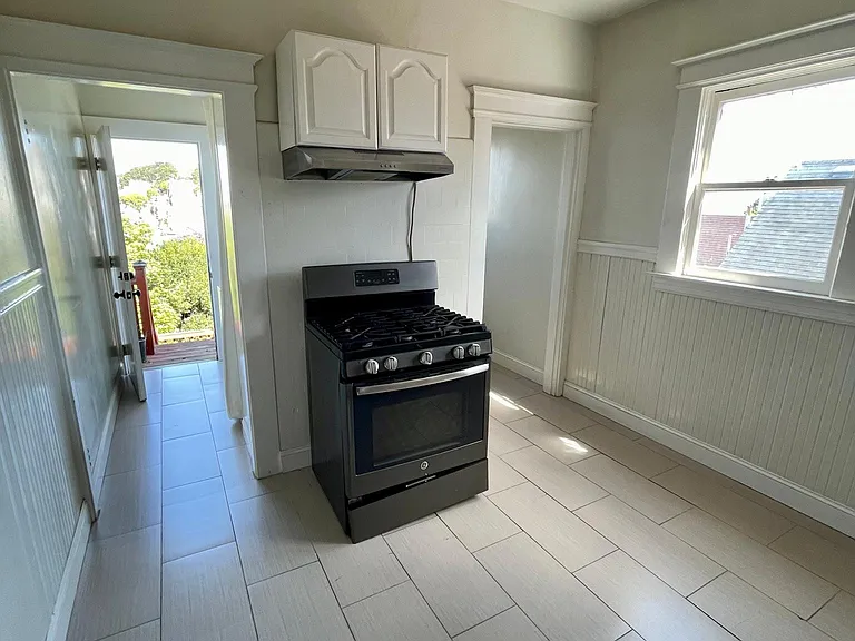 39 Holly Park Cir — Photo 2