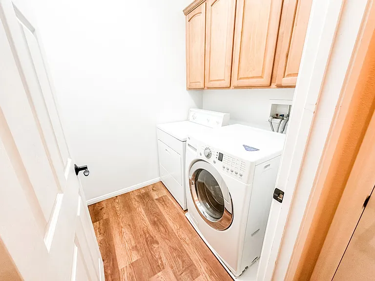 11245 Newbury Hills Ave — Photo 32