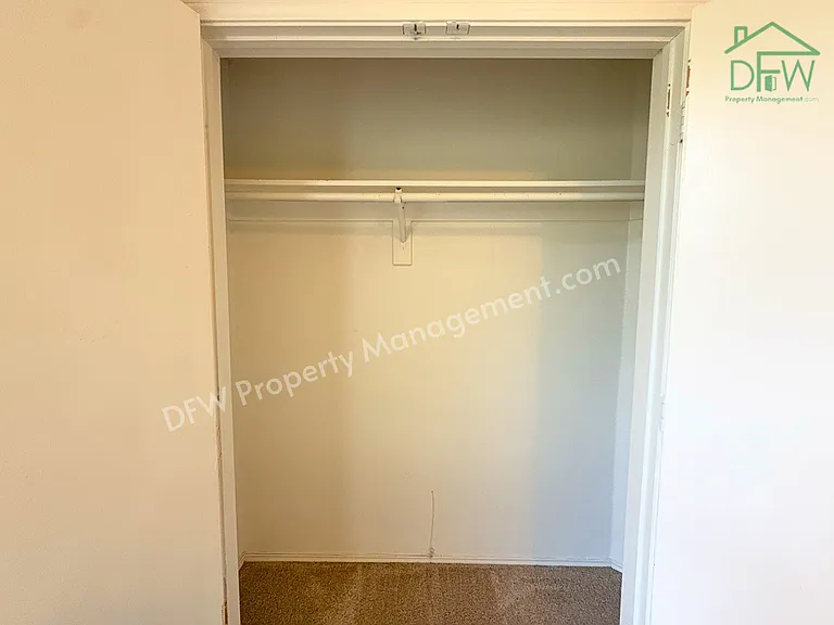 317 Oak Meadow Ln — Photo 22