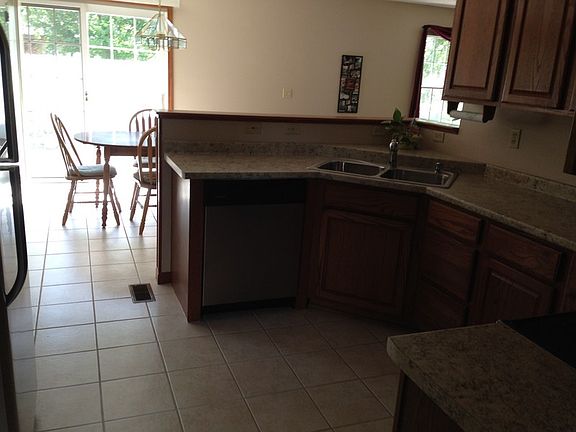 Kitchen/Dining Area